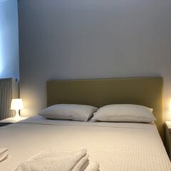 Отель Mitropoleos Charming Studio Греция, Салоники - отзывы, цены и фото номеров - забронировать отель Mitropoleos Charming Studio онлайн комната для гостей фото 5