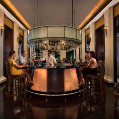 Отель JW Marriott Khao Lak Resort and Spa гостиничный бар