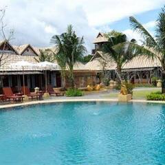 Отель Chalong Villa Resort and Spa бассейн фото 3