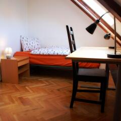 Апартаменты Generous Attic Apartment удобства в номере