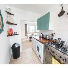 Отель Bright & Airy 2-bedroom Flat for 6 in Blackheath в номере фото 2