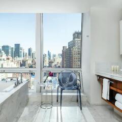 Отель The Langham, New York, Fifth Avenue США, Нью-Йорк - 8 отзывов об отеле, цены и фото номеров - забронировать отель The Langham, New York, Fifth Avenue онлайн ванная фото 2