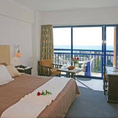 Navarria Hotel in Limassol, Cyprus from 78$, photos, reviews - zenhotels.com guestroom