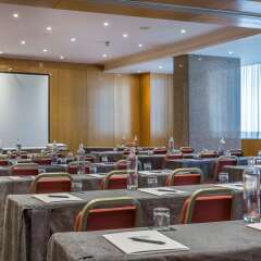 Отель Ramada by Wyndham Lisbon фото 2