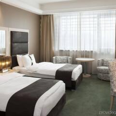 Отель Holiday Inn Belgrade комната для гостей