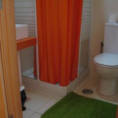 Отель Lisbon Happy Hostel by Sweethome Hospedagem Португалия, Лиссабон - отзывы, цены и фото номеров - забронировать отель Lisbon Happy Hostel by Sweethome Hospedagem онлайн ванная фото 2
