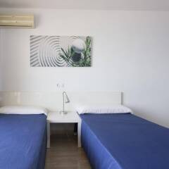 Отель Apartamentos Las Palomas Испания, Магалуф - 1 отзыв об отеле, цены и фото номеров - забронировать отель Apartamentos Las Palomas онлайн комната для гостей фото 2