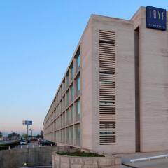 Отель TRYP Barcelona Aeropuerto Hotel Испания, Эль-Прат-де-Льобрегат - 7 отзывов об отеле, цены и фото номеров - забронировать отель TRYP Barcelona Aeropuerto Hotel онлайн парковка