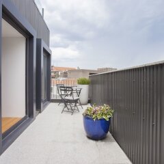 Апартаменты Liiiving In Porto Downtown Luxury Studio Порту балкон