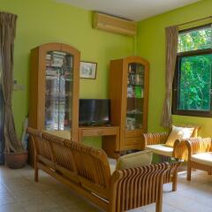 Отель Chez Charly Bungalow интерьер отеля