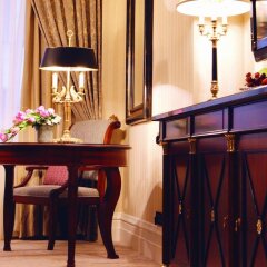 Отель InterContinental Kyiv Киев удобства в номере фото 2