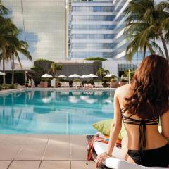 Four Seasons Hotel Miami бассейн