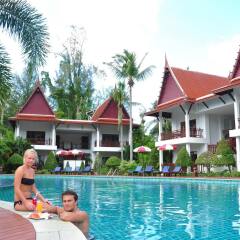 Отель Royal Lanta Resort & Spa бассейн