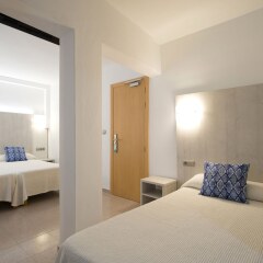 Отель Hostal Roca Испания, Сан-Антони-де-Портмань - 4 отзыва об отеле, цены и фото номеров - забронировать отель Hostal Roca онлайн комната для гостей фото 5