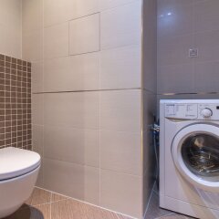 Отель New Modern Apartment with Zizkov Parking Чехия, Прага - отзывы, цены и фото номеров - забронировать отель New Modern Apartment with Zizkov Parking онлайн ванная