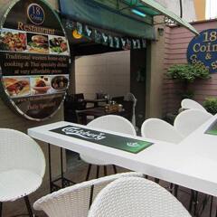 18 Coins Cafe & Hostel питание