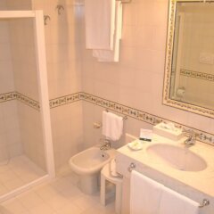 Отель Sangiorgio Resort & Spa Италия, Кутрофьяно - отзывы, цены и фото номеров - забронировать отель Sangiorgio Resort & Spa онлайн ванная