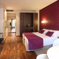 Отель Apartosuites Jardines de Sabatini комната для гостей фото 3