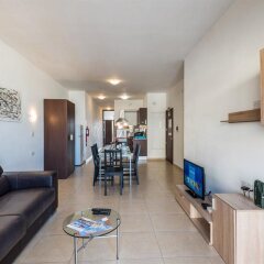 Отель Seashells Self Catering Apartment Мальта, Буджибба - отзывы, цены и фото номеров - забронировать отель Seashells Self Catering Apartment онлайн комната для гостей фото 4