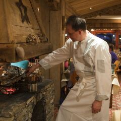 Отель Le Sherpa Val Thorens Hôtels-Chalets de Tradition гостиничный бар