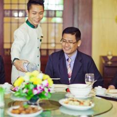 Champasak Grand Hotel питание