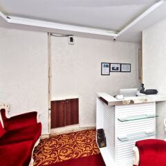 The Queen Hotel удобства в номере