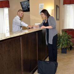 Отель Holiday Inn Express Newington интерьер отеля фото 2
