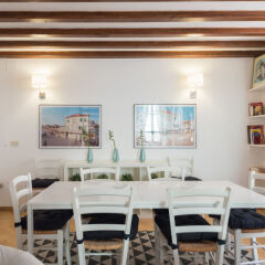 Отель Vittoria Enchanting - Three Bedroom