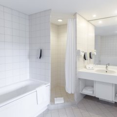 Отель Ramada by Wyndham Flensburg Германия, Фленсбург - отзывы, цены и фото номеров - забронировать отель Ramada by Wyndham Flensburg онлайн ванная