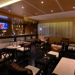 Отель Tulip Inn West Delhi гостиничный бар