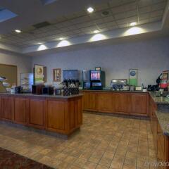 Отель Country Inn & Suites by Radisson, Calgary-Airport, AB Канада, Калгари - отзывы, цены и фото номеров - забронировать отель Country Inn & Suites by Radisson, Calgary-Airport, AB онлайн питание