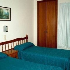 Отель Apartamentos Lotus Испания, Бланес - отзывы, цены и фото номеров - забронировать отель Apartamentos Lotus онлайн комната для гостей фото 2