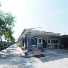 Отель Prannary Pool Villa парковка