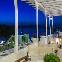 Отель Mykonos Beach Hotel Греция, Миконос - отзывы, цены и фото номеров - забронировать отель Mykonos Beach Hotel онлайн гостиничный бар