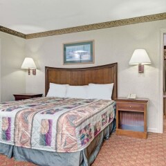 Отель Days Inn Ridgefield комната для гостей фото 2