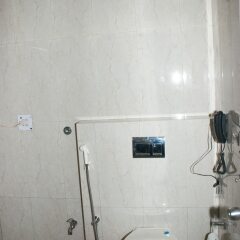 Отель South Indian Hotel Индия, Нью-Дели - отзывы, цены и фото номеров - забронировать отель South Indian Hotel онлайн ванная фото 2