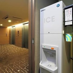 Отель Keio Presso Inn Tokyo Station Yaesu банкомат