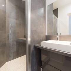 Отель Contemporary Chic by Place de la Nation ванная фото 2
