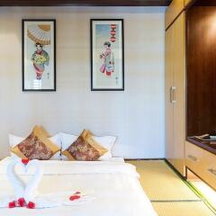 Отель Phoenix Hotspring Resort сейф в номере