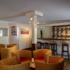 Apart-Hotel Zurich Airport гостиничный бар