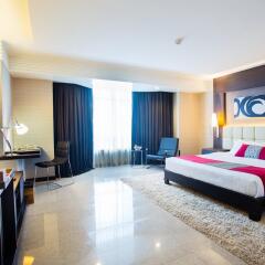 Отель DoubleTree by Hilton Bangkok Ploenchit 5* Номер Делюкс фото 2
