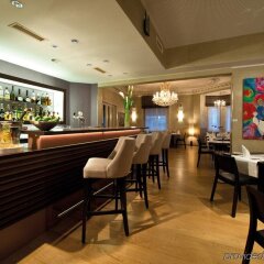 Отель ALDEN Suite Hotel Splügenschloss Zurich Швейцария, Цюрих - 9 отзывов об отеле, цены и фото номеров - забронировать отель ALDEN Suite Hotel Splügenschloss Zurich онлайн гостиничный бар