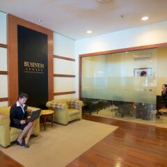 Отель The Gurney Resort Hotel & Residences Малайзия, Пенанг - 1 отзыв об отеле, цены и фото номеров - забронировать отель The Gurney Resort Hotel & Residences онлайн фитнесс-зал фото 2
