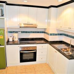 Отель Sleek 1 bed Condo Jomtien Паттайя в номере фото 2