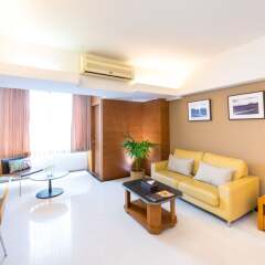 Апартаменты Laemtong Service Apartment комната для гостей фото 4