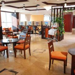 Отель Al Bustan Hotel ОАЭ, Шарджа - 1 отзыв об отеле, цены и фото номеров - забронировать отель Al Bustan Hotel онлайн питание фото 3