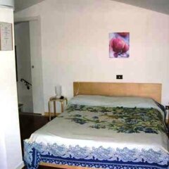 Отель La Collina Di Abbadia Озимо сейф в номере