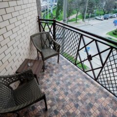 Суворов в Краснодаре 7 отзывов об отеле, цены и фото номеров - забронировать гостиницу Суворов онлайн Краснодар балкон