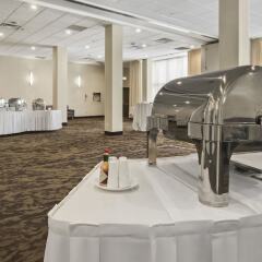 Отель Best Western Premier Calgary Plaza Hotel & Conference Centre Канада, Калгари - отзывы, цены и фото номеров - забронировать отель Best Western Premier Calgary Plaza Hotel & Conference Centre онлайн фото 8