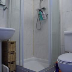 Отель 1 Bedroom Apartment Near Clapham Великобритания, Лондон - отзывы, цены и фото номеров - забронировать отель 1 Bedroom Apartment Near Clapham онлайн ванная